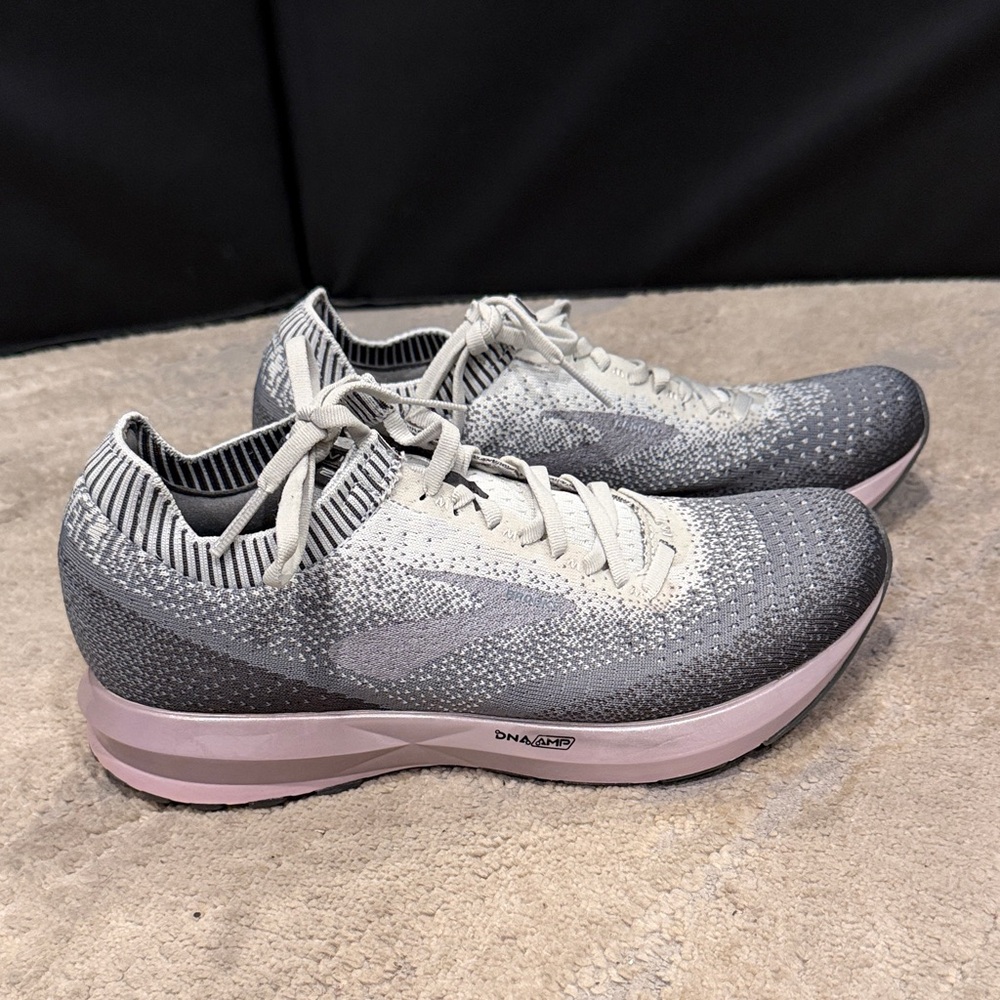 Brooks Levitate 2 Women's Running Shoes Size 9.5 B (Medium) Gray and pink EUC - Picture 1 of 9